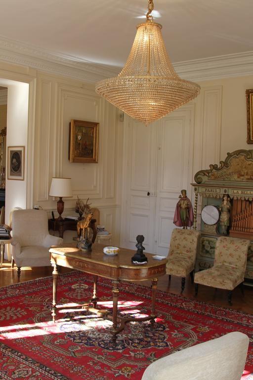Chateau Du Breuil Bed & Breakfast Gevrolles Exterior photo
