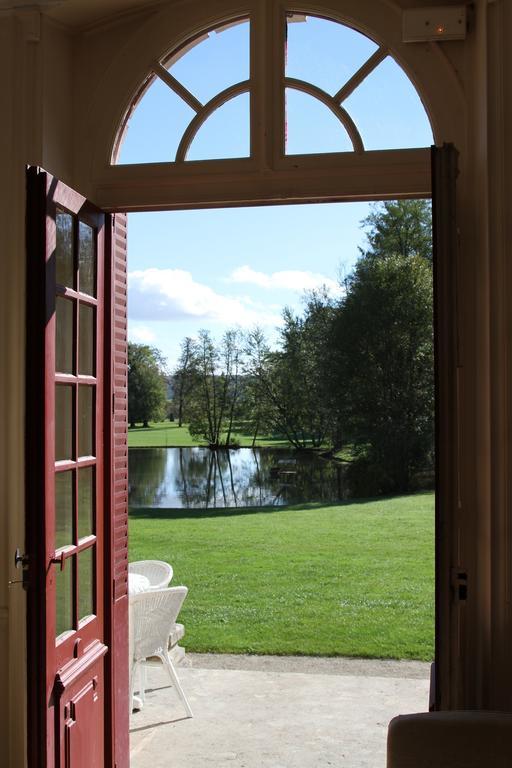 Chateau Du Breuil Bed & Breakfast Gevrolles Exterior photo